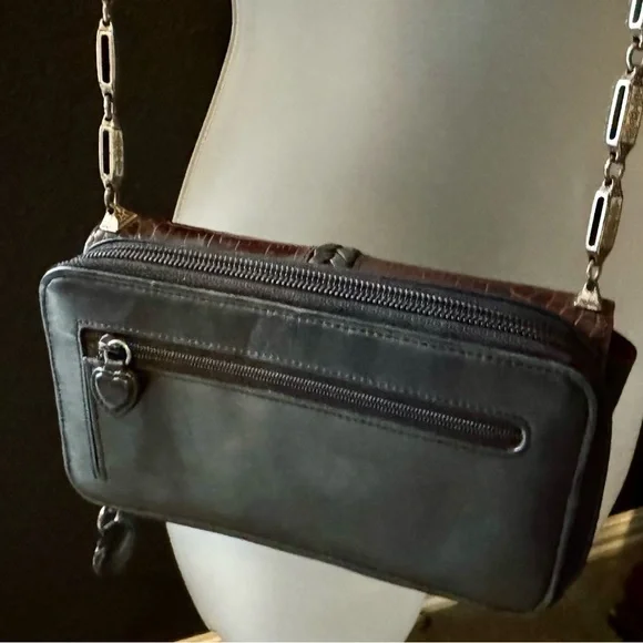 Elegant Black and Brown Leather Shoulder Bag - Picture 3 of 8